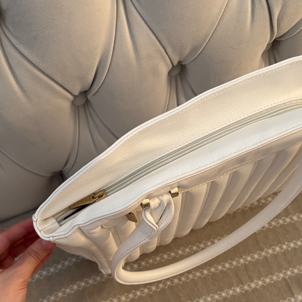 Elle White Quilted Shoulder Bag - Picture 5 of 6